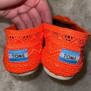 Rare Toms Bright Orange Size 9 Women’s
